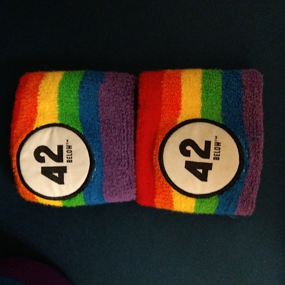 Limited Edition Absolut Vodka Colors Skin 1 Litre - Rainbow Pride Bottle Cover - Picture 3 of 6